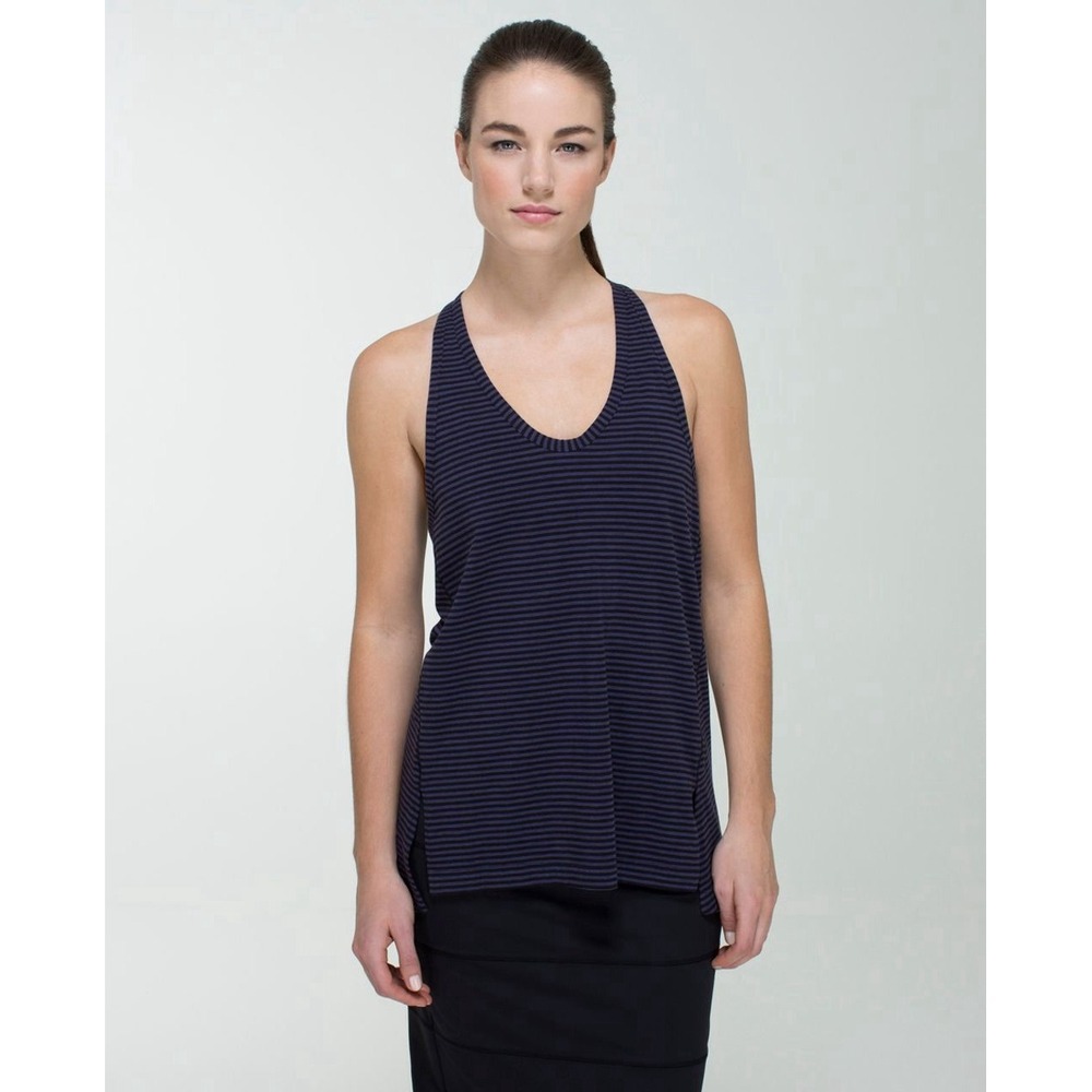 Lululemon Women's Mountain Tank Size 8 - Stripe‎ Cadet Blue